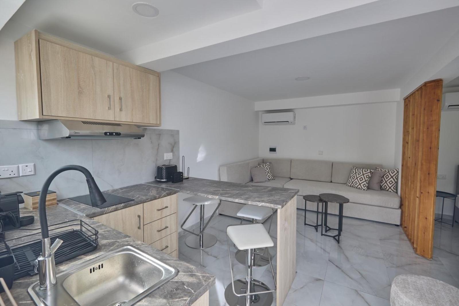 Gold Emerging Ltd 2 Apartment *